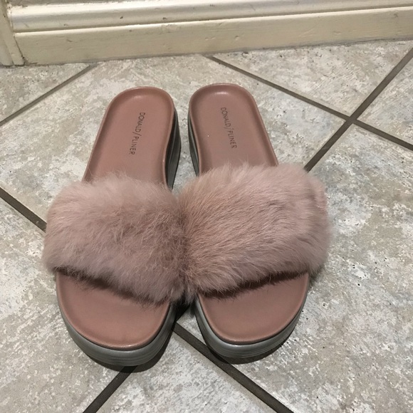 Donald Pliner Furfi rabbit fur slides - Picture 2 of 6